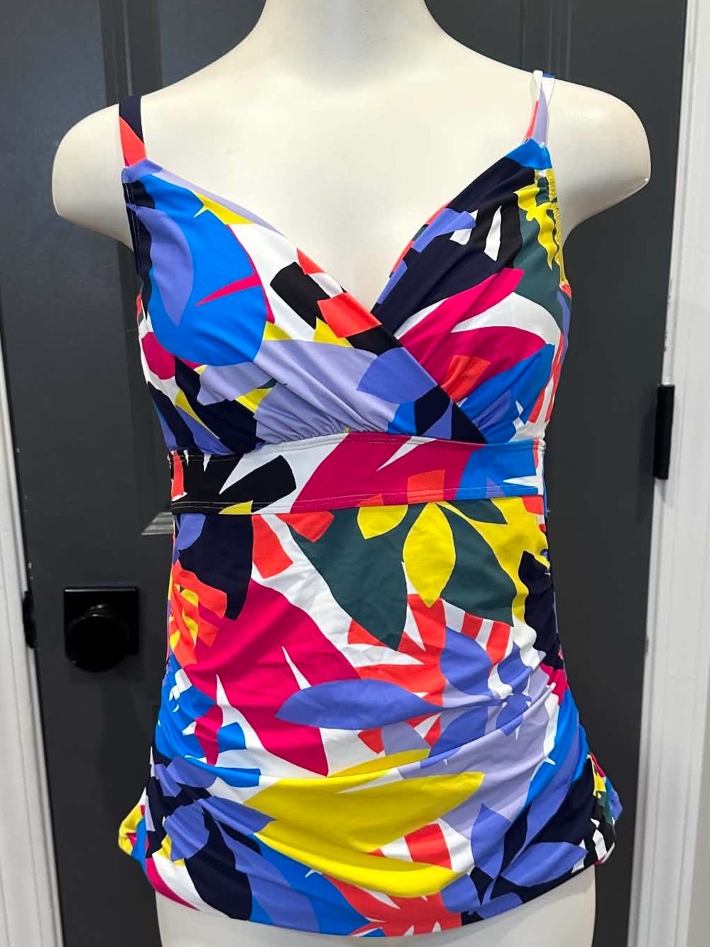 Anne Cole Tropical Flattering Ruched Underwire Tankini Top- 34DD/36D